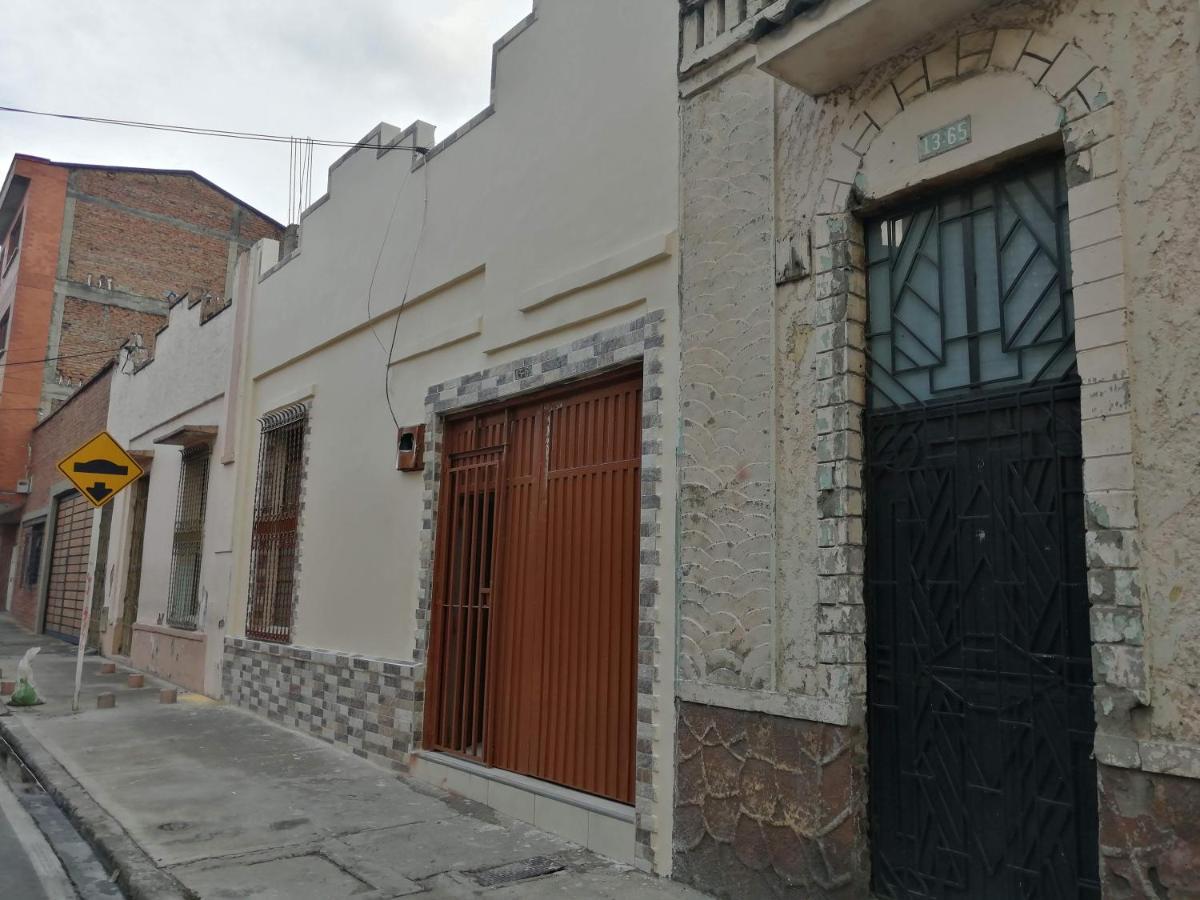 San Bosco Hostal Cali Bagian luar foto